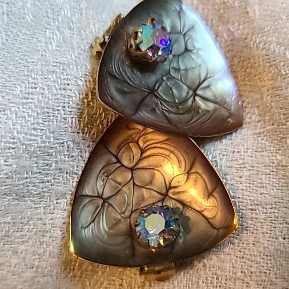 Vintage aurora borealis faceted glass and  enamel clip on earrings. - Picture 2 of 6